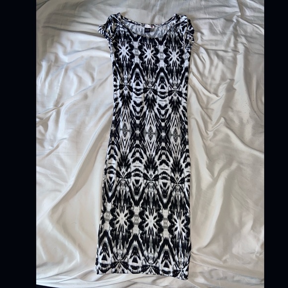 Body Central Dresses & Skirts - Fitted Body Con Dresss